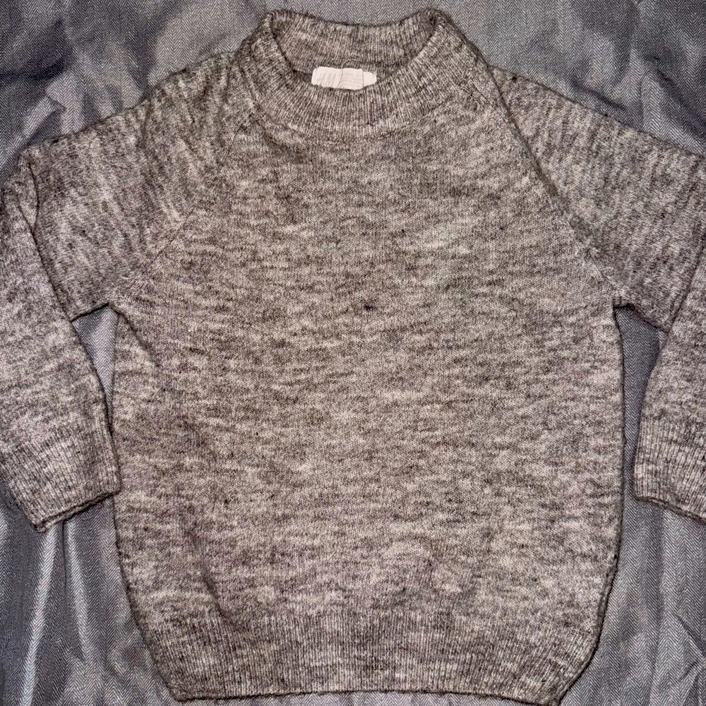 H&M Boys Crewneck Sweater size 4-6Y